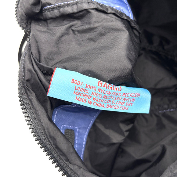 2023 Limited Edition Baggu x Hello Kitty Fruits & Flowers Crescent Crossbody Bag - Picture 13 of 16